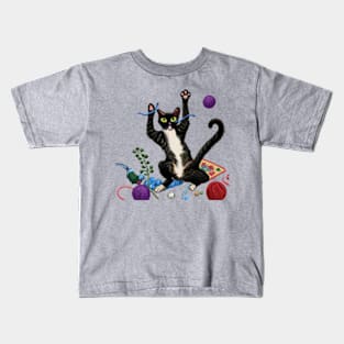 Funny cat with wool. Knitting cat Kids T-Shirt